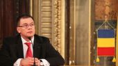
	Premierul Ungureanu i-a spus guvernatorului Isarescu ca va majora salariile. Inca nu a stabilit cu cat
