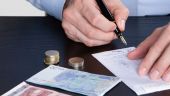 
	Cea mai mare slabiciune a Romaniei: populatia si companiile cu credite sunt si mai expuse la febra cursului decat in 2008

