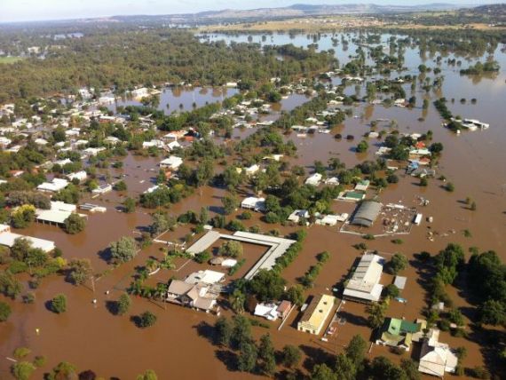 Cutremurul din Japonia si inundatiile de anul trecut au ingropat economia mondiala. Pagubele economice au ajuns la 370 mld. dolari