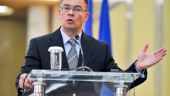 
	Ungureanu cere prelungirea termenului de dezbatere publica a legii privind casele nationalizate
