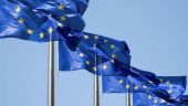 
	Bruxelles-ul cere explicatii legate de mentinerea restrictiilor pentru lucratorii romani si bulgari. 9 tari inca nu ne vor la munca
