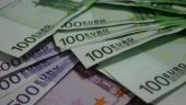 
	Cursul inchide sesiunea sub 4,3950 lei/euro, dupa ce a atins maximul de 4,4010 lei/euro. BNR a intervenit agresiv pentru limitarea caderii
