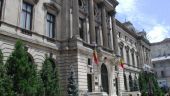 
	BNR a mentinut rata de politica monetara la 5,25%. Isarescu: Banca centrala a oprit ciclul de reduceri din cauza evolutiilor politice
