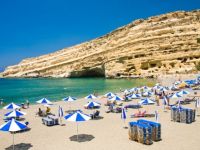 
	Grecia mizeaza pe singura oportunitate ramasa: si-a propus sa devina o destinatie de lux
