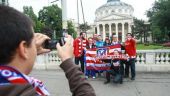 
	Jurnalistii spanioli despre Bucuresti: Frumos, putin cunoscut si mult mai ieftin decat in Spania. Atentie la taximetristii particulari si cainii vagabonzi
