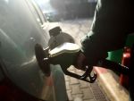 
	Romania, loc fruntas in topul tarilor cu cea mai scumpa benzina, in functie de puterea de cumparare. Un sfert din venitul mediu zilnic pentru 4 litri de combustibil
