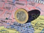 
	Clientii bancii spaniole Bankia retrag masiv bani: 1 miliard de euro intr-o saptamana. Si grecii au scos, numai luni, peste 800 mil. euro
