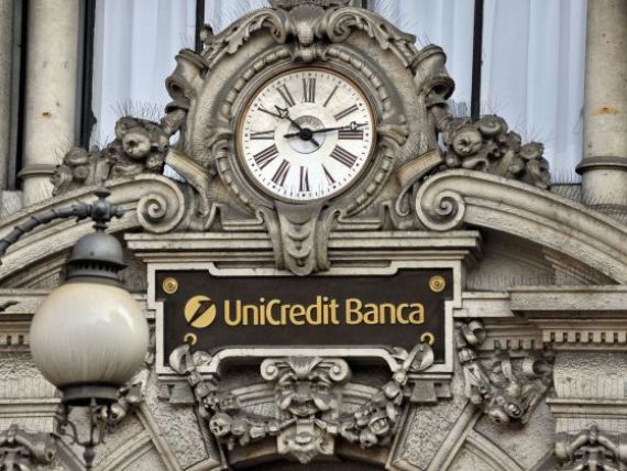 Moody s a retrogradat 13 banci italiene, inclusiv UniCredit si Intesa Sanpaolo, cele mai mari institutii financiare din tara
