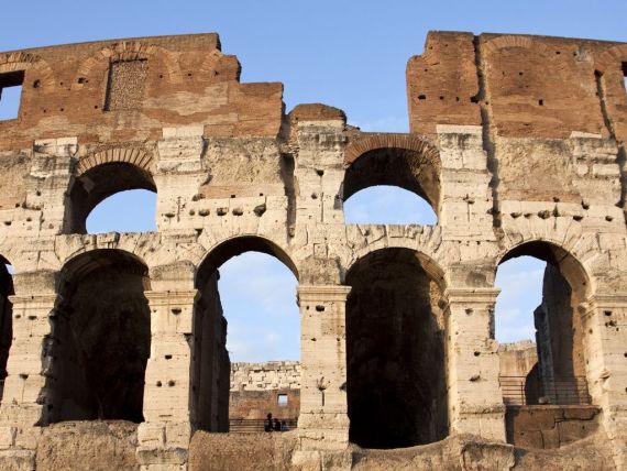 Fitch retrogradeaza Italia, din cauza incertitudinilor politice