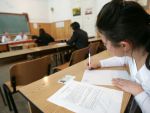 Dau examenul de Bacalaureat pe o meserie. Tinerii mizeaza pe experienta in campul muncii, in defavoarea studiilor