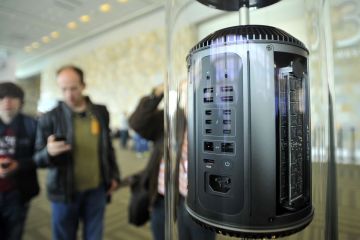 Apple pune paie pe foc in scandalul de supraveghere a utilizatorilor de Internet, iscat de SUA