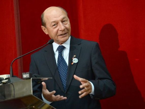 Traian Basescu: As vrea ca in 2014 sa avem un Guvern care sa fie cinstit cu romanii. Ponta: Imi doresc ca in 2014 sa fiu mult mai bun; am o datorie fata de toti care traiesc in Romania