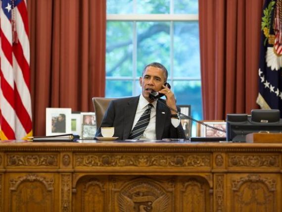 Barack Obama admite ca nu are voie sa detina un iPhone. Ce telefon are cel mai puternic om al planetei