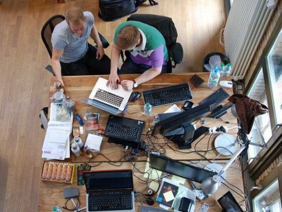 Startup-urile din IT si-au prezentat inventiile la Berlin: mp3 player-ul subacvatic, aplicatii pentru decorarea locuintei sau cheia care deschide automat usile