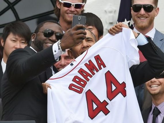 Samsung, cu un selfie prea departe. Imaginea cu Obama, redistribuita de gigantul IT pe Twitter, care a infuriat Casa Alba