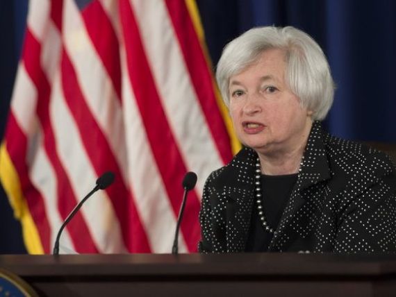 Rezerva Federala amana majorarea dobanzilor, pe fondul evolutiilor economice slabe. Dolarul scade in raport cu euro, Wall Street, pe crestere