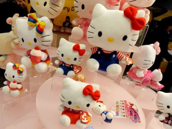 Japonia a trimis in spatiu o papusa Hello Kitty. Este incercarea guvernului de a promova imaginea industriei high-tech si a stimula cresterea economica a tarii