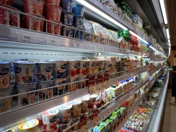 Romanii au cumparat mai multe alimente, bauturi si tutun in aceasta vara, fata de anul trecut. Afacerile din comertul cu amanuntul, in crestere cu 6,3%