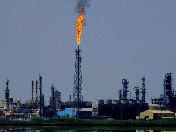 Dansul elefantului pe gheata subtire sau cum scaderea pretului petrolului se poate intoarce impotriva celor care au orchestrat-o. Studiu de caz: Arabia Saudita, 1986