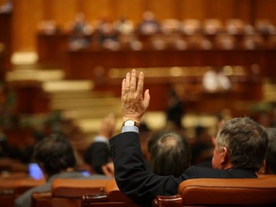 Senatul a adoptat noul Cod Fiscal. Ministrul Finantelor promite reducerea evaziunii fiscale si stimularea cresterii economice