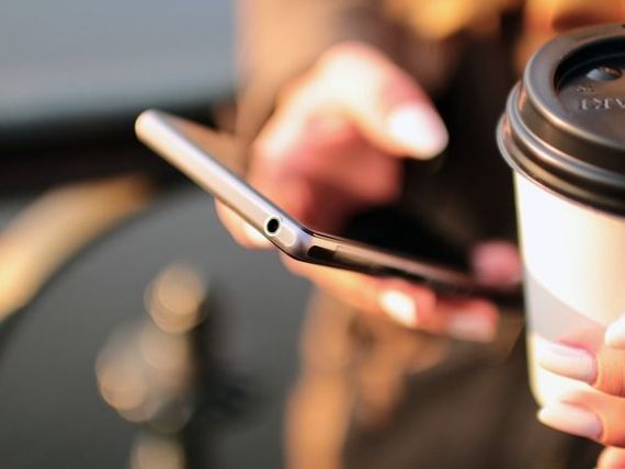 ANCOM: 12,7 mil. conexiuni la internet mobil broadband si 22,7 mil. utilizatori activi de telefonie mobila, in S1