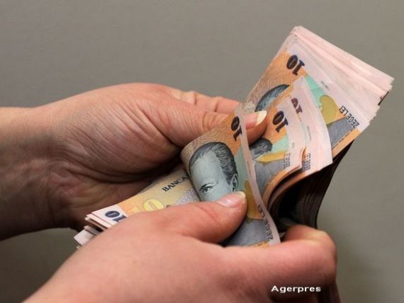 60% din români au credite, iar 1 din 3 trăiește de azi pe mâine. Aproape jumătate nu au economii