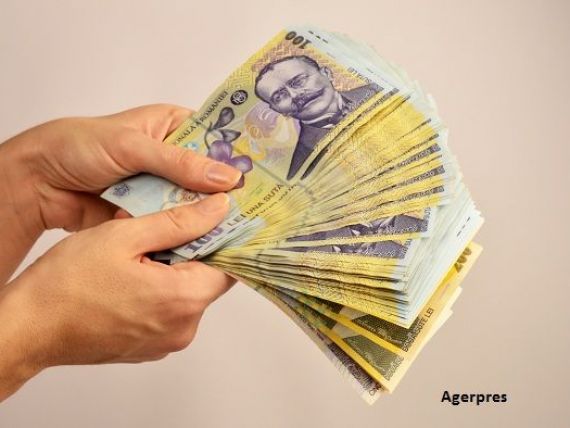 Salariul mediu brut a depasit 3.000 lei, in noiembrie, in crestere cu 13% fata de 2015. Industria in care castigul lunar trece de 5.600 lei