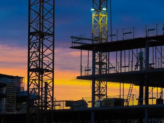 Guvernul elimină autorizația de construcție din proiectele finanțate prin Fondul de Dezvoltare şi Investiţii. Ce proiecte sunt eligibile