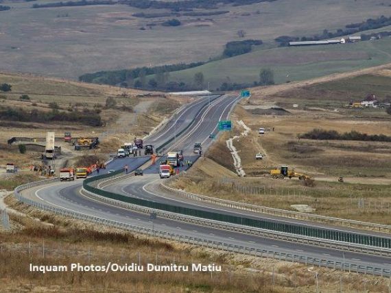 Autostrada Sebeş ndash; Turda e stricată dinainte de a fi dată în folosință. CNAIR a suspendat recepția drumului