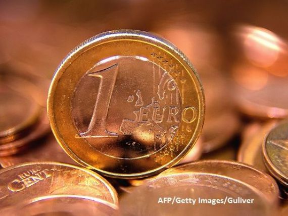 Guvernatorul BNR participă la reuniunea conducerii Comisiei pentru trecerea la moneda euro