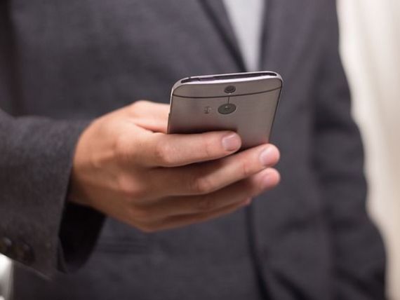 AKTA intră pe piaţa telefoniei mobile, din 15 august, cu abonamente care pornesc de la 2 euro lunar