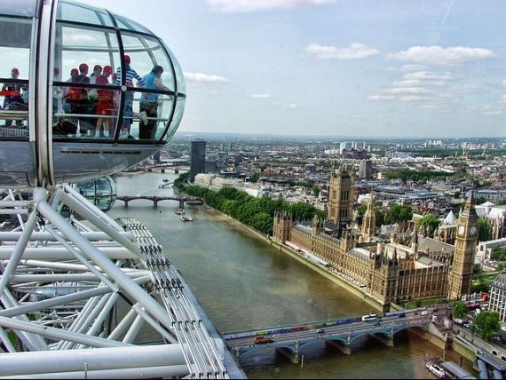 Tot mai mulți turiști în Marea Britanie, în ciuda Brexitului și a atacurilor teroriste. Ce i-a convins pe străini să vină în vacanță în Regat