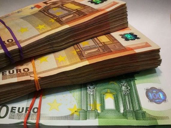 România a beneficiat de fonduri europene nete de peste 30 mld. euro, în ultimii 10 ani, respectiv 1,8% din PIB în medie/an. Isărescu: Ar trebui să fim relativ multumiţi