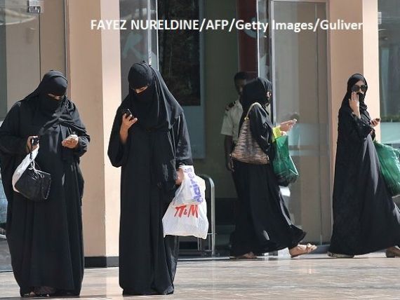 Giganţii americani Apple şi Amazon își negociază intrarea în Arabia Saudită. Prinţul moştenitor saudit vrea să schimbe fața Regatului