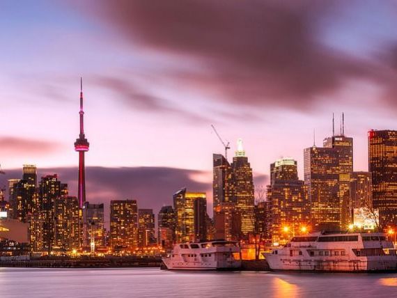 Românii caută mai multe zboruri către Canada, după ridicarea vizelor. Cât costă biletul până la Toronto sau Montreal