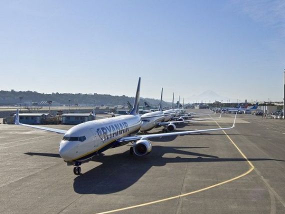 Lovitură pentru românii din Spania. Ryanair închide patru baze aeriene, ameninţând peste 500 de locuri de muncă