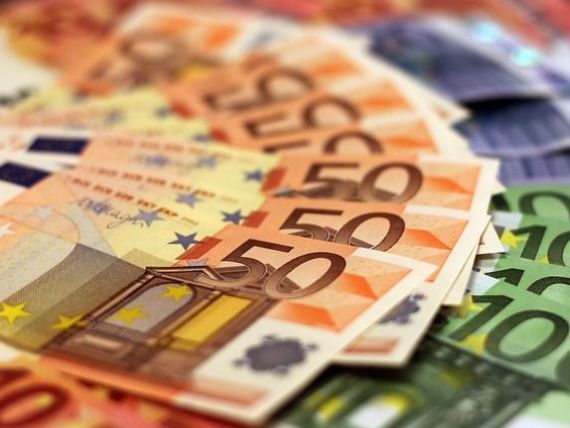 Val de reacții în presa internațională, după taxele anunțate la București. Bloomberg: Asemeni Ungariei și Poloniei, România transferă povara înăspririi fiscale spre companiile străine