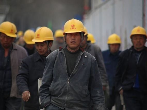 Firmele vor câteva mii de muncitori străini în plus, în România. Ministrul Muncii: Dacă mediul privat o cere, cu siguranţă vom mări contingentul
