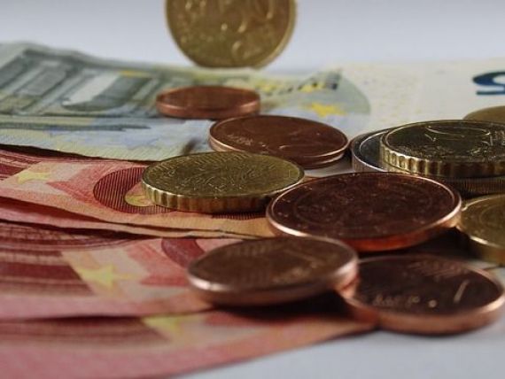 Euro a urcat spre 4,75 lei. Dolarul, la cel mai ridicat nivel din aprilie 2017