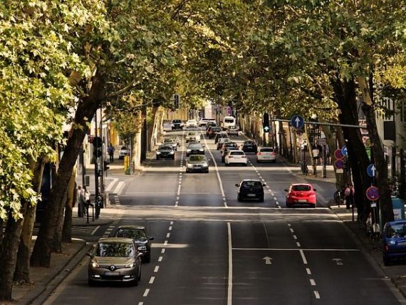 Ce spune ministrul Mediului despre noua variantă de taxă auto : Încă nu s-a găsit formula care să nu poată fi atacată în instanţă