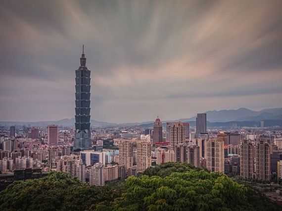 Taiwanul recunoaște că se înarmează cu tancuri și muniție de la americani. China vrea reunificarea țării, inclusiv prin forță