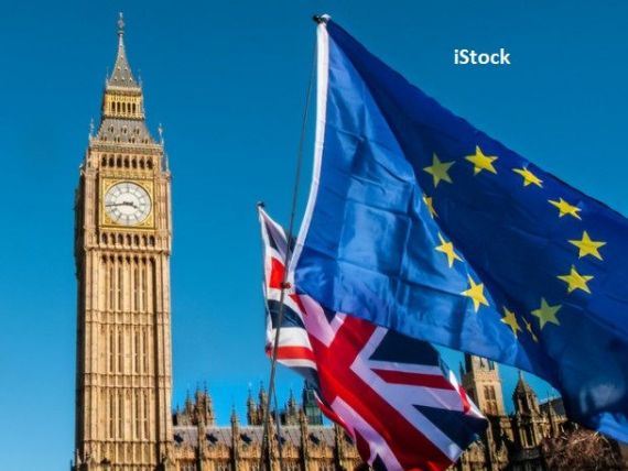 Regina Elisabeta a II-a a aprobat legea ce prevede blocarea Brexitului fără acord. Boris Johnson spune că nu va cere o nouă amânare