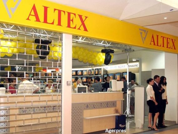 Lovitură pe piața de retail din România. Decizia luată de Altex și eMAG