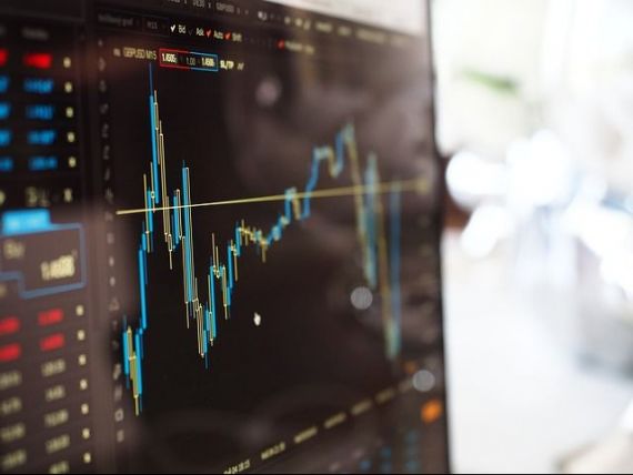 BNR: Dezechilibrele macroeconomice interne, cel mai ridicat risc pentru stabilitatea financiară, urmate de cadrul legislativ incert