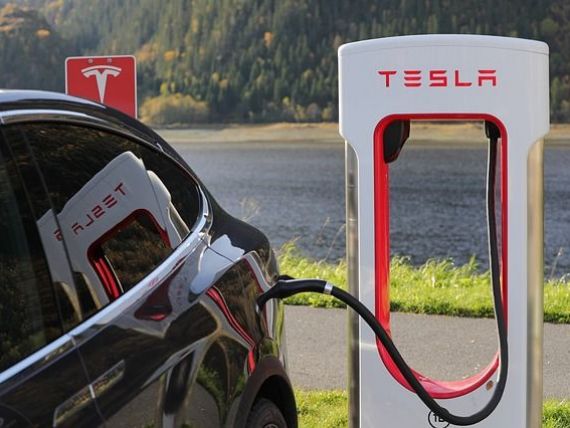 Tesla se extinde în Europa de Est, inclusiv în România. Ce a anunțat compania lui Elon Musk