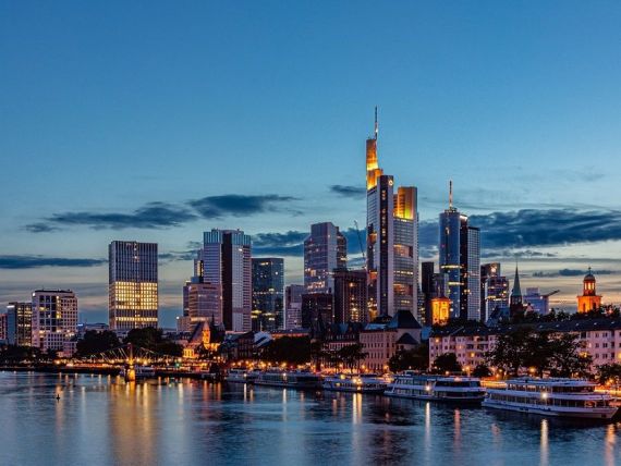 Paradoxul celei mai mari economii a Europei. Are excedent bugetar echivalent cu 2,7% din PIB, dar se îndreaptă spre recesiune