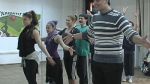 Află cum decurge o zi de repetiţii cu Bursucu