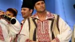 Botezatu: Este onorant sa imbraci costumul popular